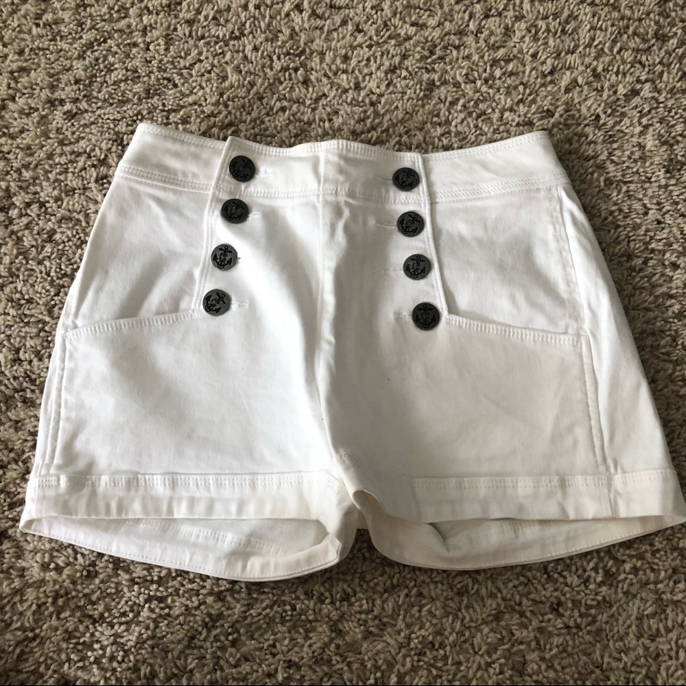 Express Size 2 Women’s White Button Up Shorts